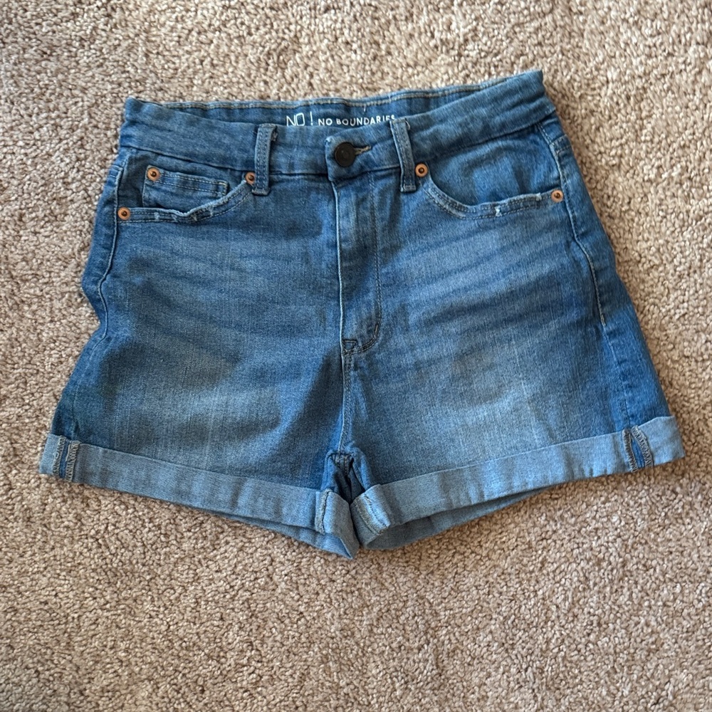 No Boundaries Women's Denim Blue Jean Shorts
